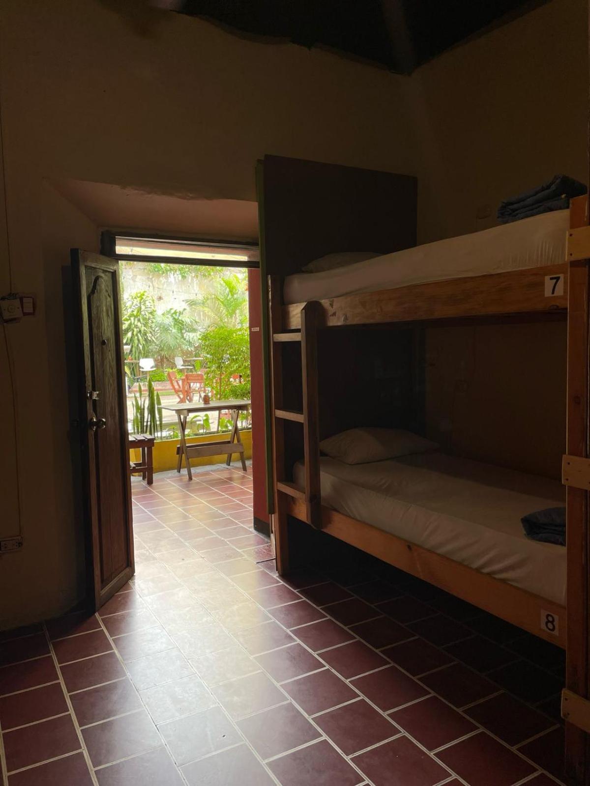 Volko Party Hostel Antigua Buitenkant foto
